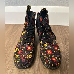Dr Martens AW004 Flower Pattern Boots Size US 4